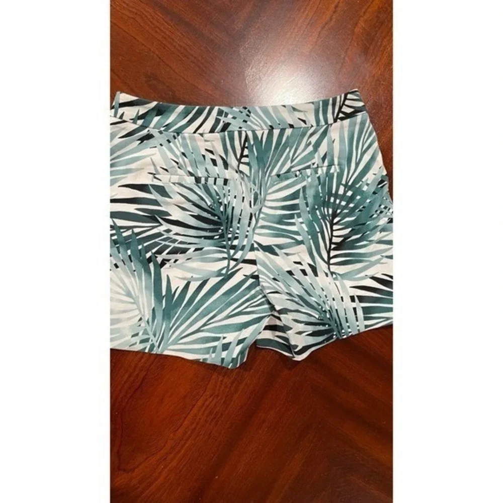 White House Black Market Tropical Palm Print Shorts‎ Size 0 Short Resort